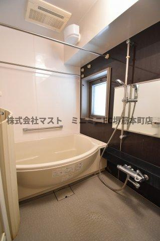 グレンパーク梅田北の浴室