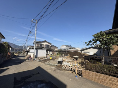 【前面道路含む現地写真】 | 秦野市春日町　限定１棟　新築住宅