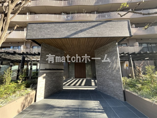 フロンティアタワー難波EASTのエントランス