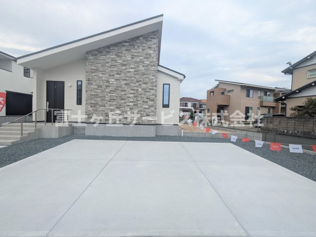 【駐車場】 | 磐田市川袋 新築一戸建て 2号棟 | 3台駐車可能です