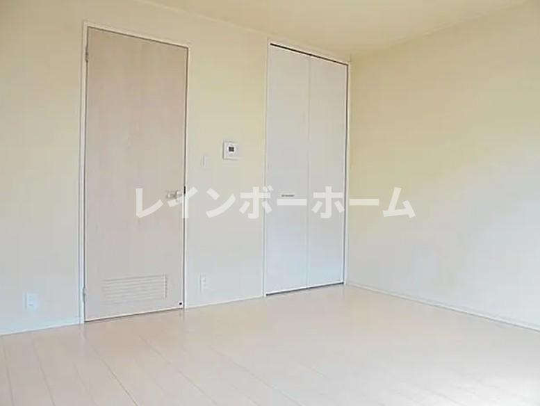 ドミールブラシェ市川の居間・リビング