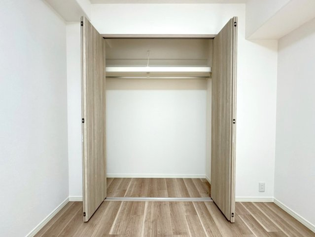 市バス「ふれあいの里」停徒歩２分◆リフォーム済み広々３ＬＤＫ住戸◆サンシティ桂坂ロイヤル３番館の収納|クローゼット