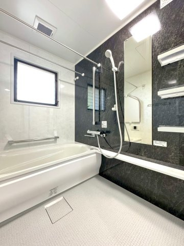 市バス「ふれあいの里」停徒歩２分◆リフォーム済み広々３ＬＤＫ住戸◆サンシティ桂坂ロイヤル３番館の浴室|浴室