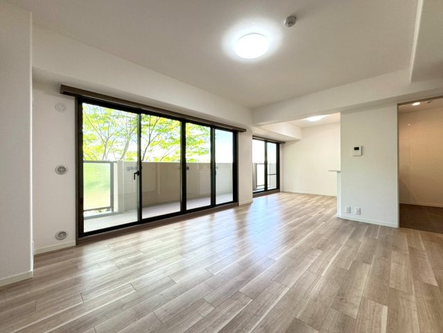 市バス「ふれあいの里」停徒歩２分◆リフォーム済み広々３ＬＤＫ住戸◆サンシティ桂坂ロイヤル３番館の居間・リビング|リビング