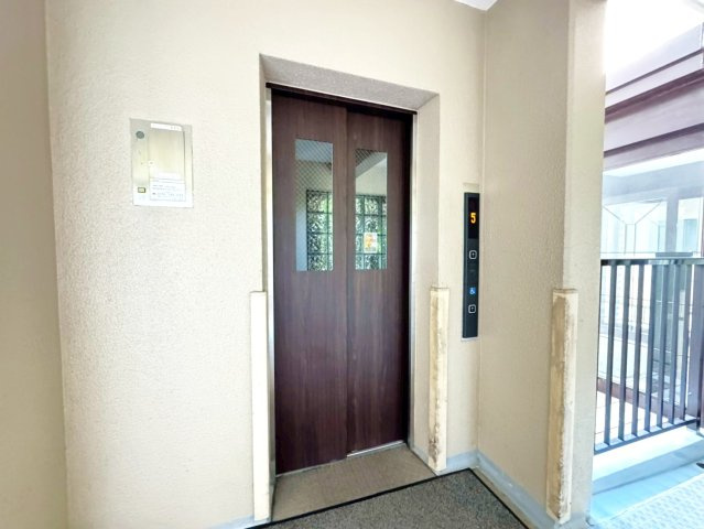 市バス「ふれあいの里」停徒歩２分◆リフォーム済み広々３ＬＤＫ住戸◆サンシティ桂坂ロイヤル３番館のその他共用部分|エレベーター