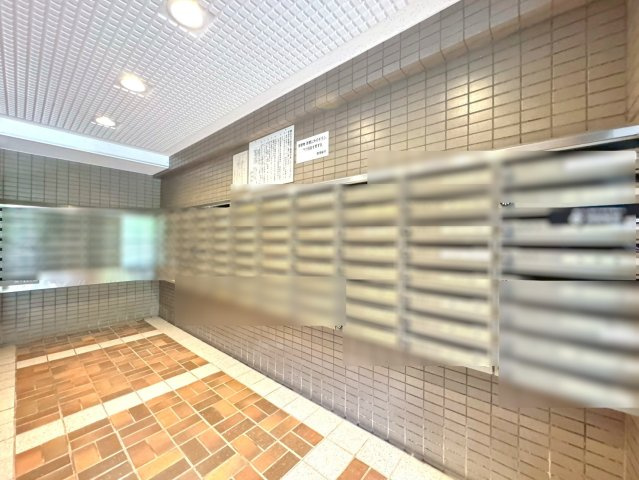 市バス「ふれあいの里」停徒歩２分◆リフォーム済み広々３ＬＤＫ住戸◆サンシティ桂坂ロイヤル３番館のその他共用部分|郵便受け