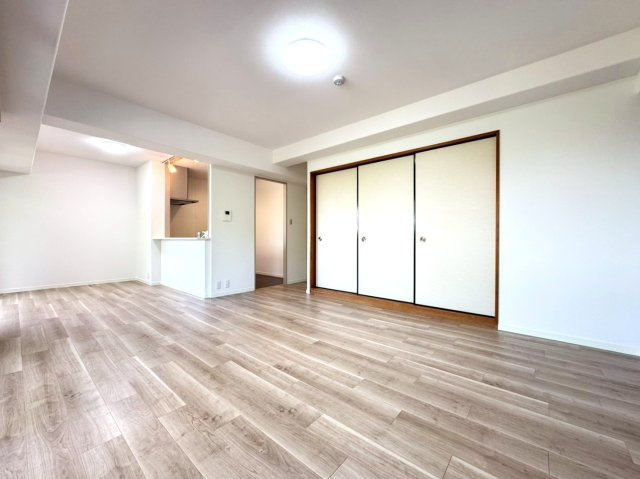 市バス「ふれあいの里」停徒歩２分◆リフォーム済み広々３ＬＤＫ住戸◆サンシティ桂坂ロイヤル３番館の居間・リビング|リビング
