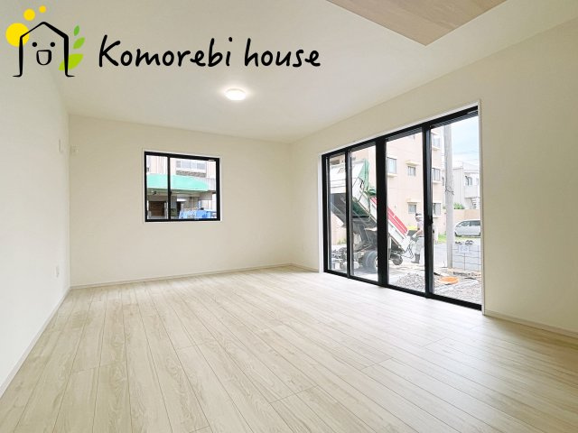 さいたま市西区西遊馬　2期　新築一戸建て　KEIAI TERRACE　01の居間・リビング|使いやすいリビングです