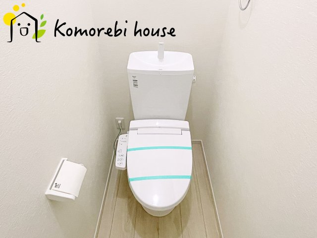 さいたま市西区西遊馬　2期　新築一戸建て　KEIAI TERRACE　01のトイレ|ゆったりとした空間のトイレです