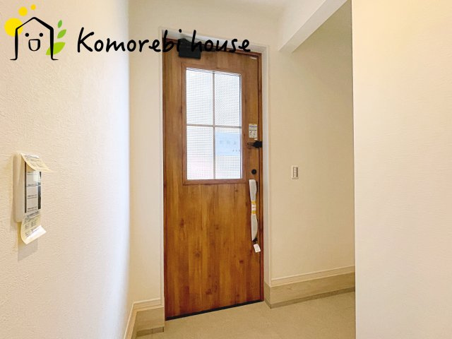 さいたま市西区西遊馬　2期　新築一戸建て　KEIAI TERRACE　01の玄関|きれいな玄関です