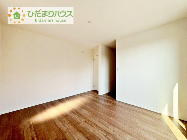 【洋室】 | 取手市本郷6期　新築戸建　3号棟 | 広めの主寝室は、ベッドの他にもパソコンデスクやドレッサーなども置けちゃいます(*^-^*)