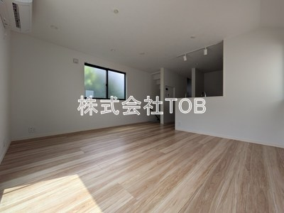 【居間・リビング】 | 下高井戸4丁目戸建 | 15.4帖
