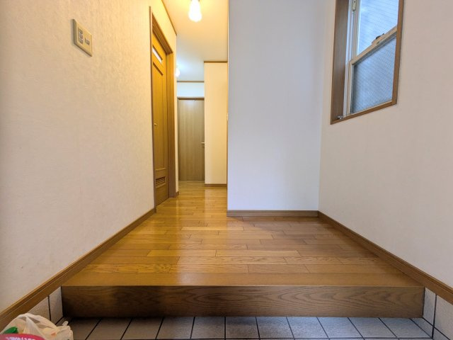 住之江区安立3丁目　2沿線圏内　中古戸建の玄関|丁寧にお使いの玄関。スッキリした印象です。