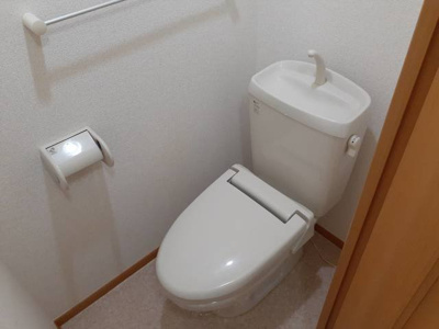 【トイレ】 | ヴィラ・アヴニールＢ | シンプルで使いやすいトイレです