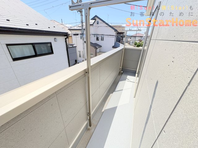 【サンスターホーム】武蔵村山市残堀4丁目　太陽光発電付き新築1号棟のバルコニー