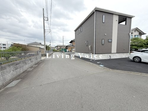 【前面道路含む現地写真】 | 【仲介手数料０円】相模原市中央区田名塩田第16　新築一戸建て　2号棟　全2棟 | 相模原市中央区田名塩田第16　新築一戸建て　全2棟