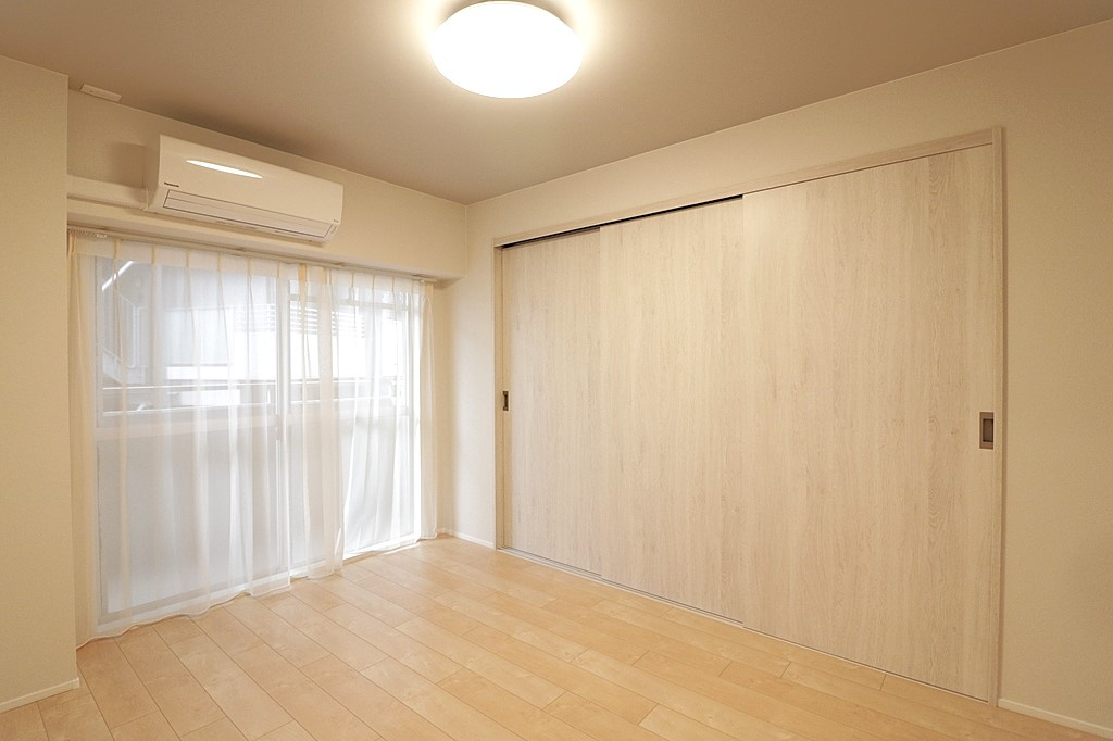朝日プラザ末吉橋の洋室