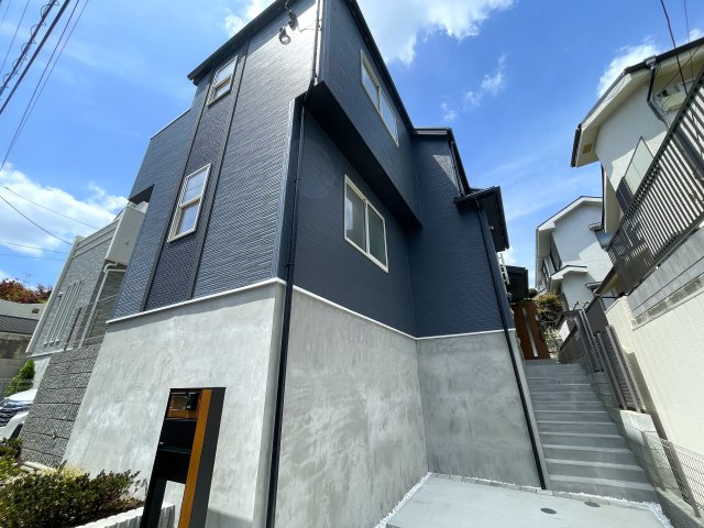 建売とは言え、こんなレベルだったら満足出来ませんか？同業者で住んでいる人も多い、プロに認められた逸品！それが、『旭区中沢３丁目』新築戸建