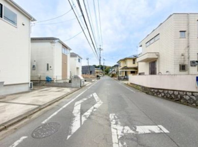 中古戸建　柏市西山2丁目の前面道路含む現地写真
