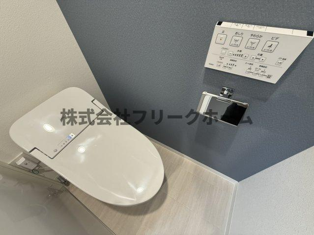 三鷹市上連雀４丁目の賃貸マンションのトイレ