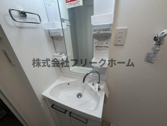 三鷹市上連雀４丁目の賃貸マンションの独立洗面台