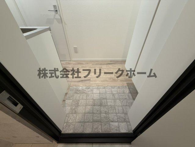 三鷹市上連雀４丁目の賃貸マンションの玄関