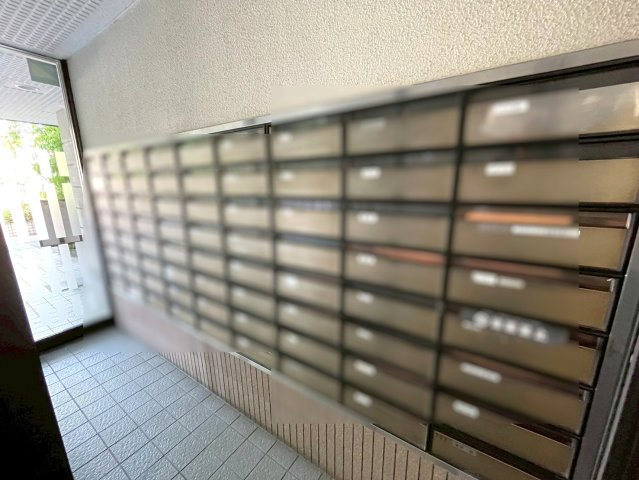 ◆２０２６年３月リフォーム完了◆南向き◆最上階◆収納豊富◆パルコート伏見桃山の設備|集合ポスト