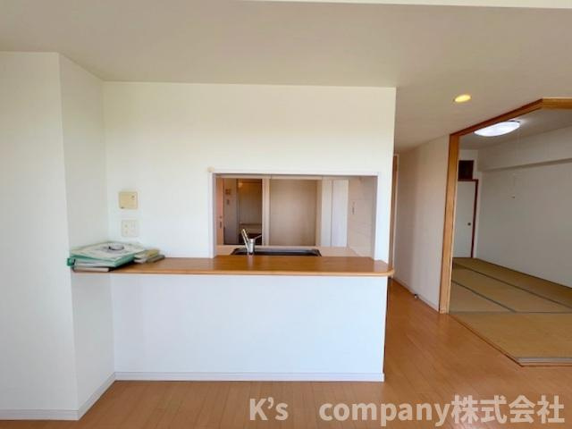 茅ヶ崎市本村4丁目　藤和シティホームズ湘南茅ヶ崎のダイニング|リビングにいるご家族を感じながらお料理ができるカウンターキッチン☆