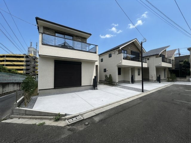 板橋区成増4丁目 全3棟 1号棟の外観|角地を含む全3棟
ZEH水準住宅
ゆとりある敷地、全棟駐車スペース2台可能