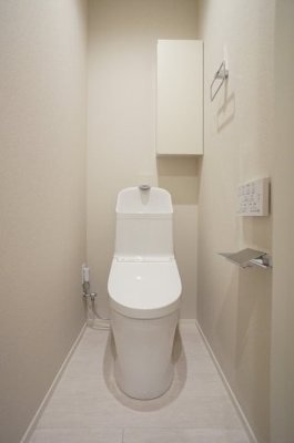 【トイレ】 | ジャンヴィエ・ルナ | 暖房洗浄便座付きトイレです
