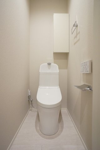 【トイレ】 | ジャンヴィエ・ルナ | 暖房洗浄便座付きトイレです
