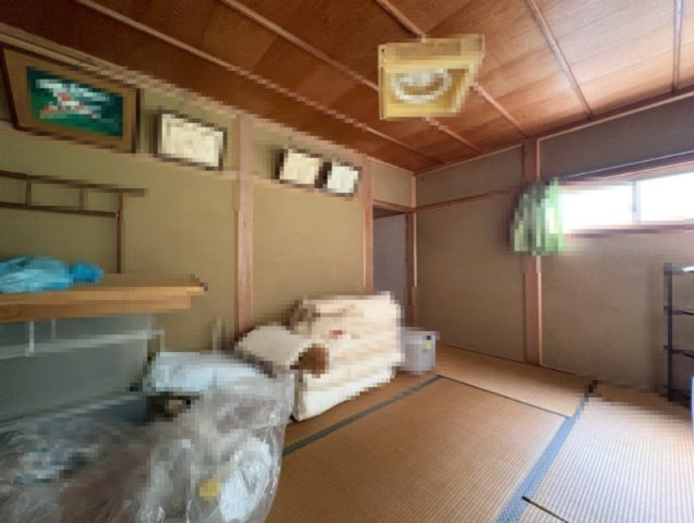 舞鶴市字余部上小字余部上の和室|2階の和室。二面採光につき通風採光良好です！