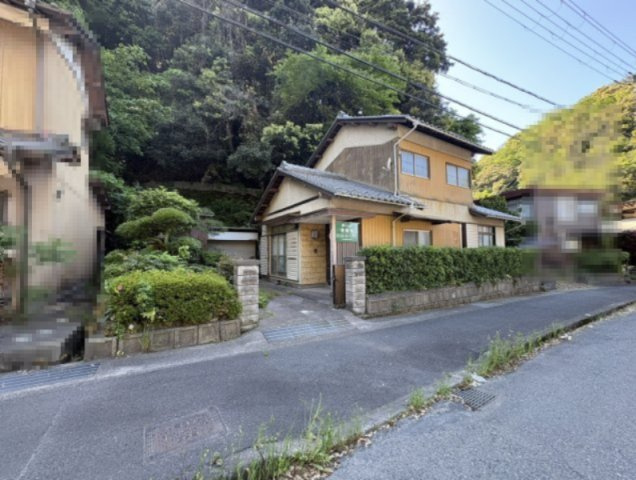 舞鶴市字余部上小字余部上の前面道路含む現地写真|自然豊かな環境に立地。都会の喧騒からはずれ、静かな生活が送れそうです◎