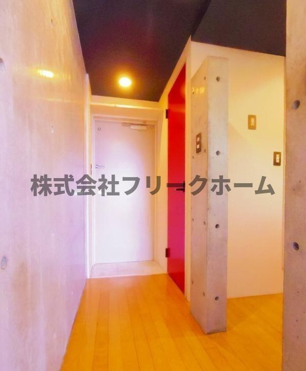 小金井市本町３丁目の賃貸マンションの玄関