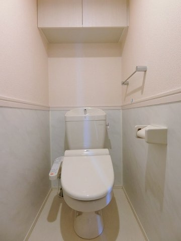ソレアードSのトイレ|写真は同建物の別部屋を参考に掲載しております。
