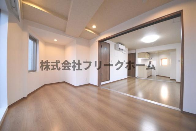 小金井市本町３丁目の賃貸マンションの居間・リビング|別部屋参考写真です。