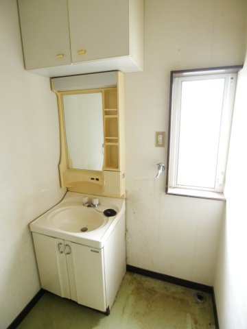 山口市宮野下の中古一戸建の独立洗面台