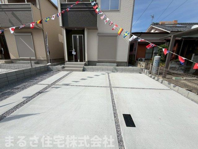 月見ヶ丘2丁目　B号棟の駐車場
