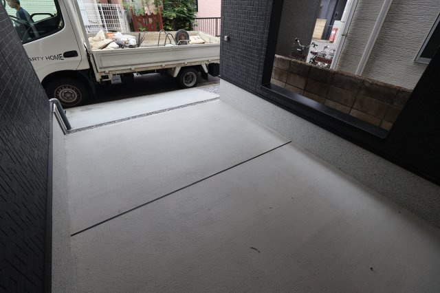 《仲介手数料無料》練馬区東大泉７丁目24-27新築一戸建てリナージュの駐車場