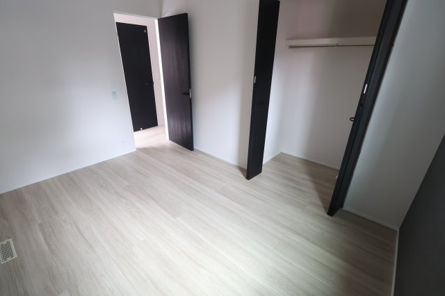 《仲介手数料無料》練馬区東大泉７丁目24-27新築一戸建てリナージュの洋室|1階 6帖
