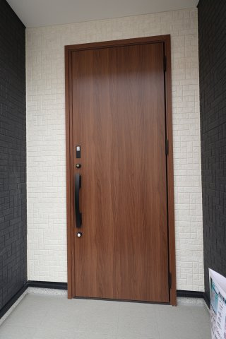 《仲介手数料無料》練馬区東大泉７丁目24-27新築一戸建てリナージュの玄関