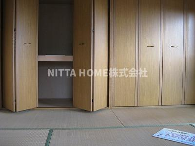 福知山市字長田の賃貸マンションの収納|幅の広い室内収納付きです★