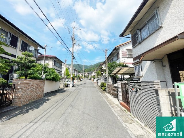 ★京都市伏見区醍醐柿原町　第2期　新築一戸建ての前面道路含む現地写真|周辺は落ち着いた街並みの住宅地！子育てがしやすい住環境です！まだ未完成ですが、現地でしかわからない事もございます。是非一度ご覧ください。