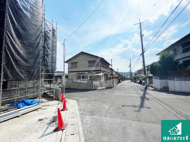 ★京都市伏見区醍醐柿原町　第2期　新築一戸建ての前面道路含む現地写真|周辺は落ち着いた街並みの住宅地！子育てがしやすい住環境です！まだ未完成ですが、現地でしかわからない事もございます。是非一度ご覧ください。