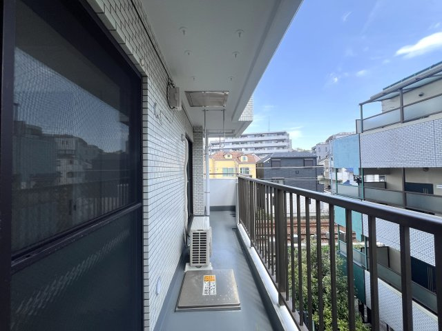 住環境も室内環境も求めるアナタにぴったり！南東角部屋の最強部屋位置！Wdooyを存分にお楽しみください！な、～パークハイツ上星川～リフォームのバルコニー|バルコニーがあります