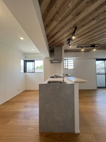 住環境も室内環境も求めるアナタにぴったり！南東角部屋の最強部屋位置！Wdooyを存分にお楽しみください！な、～パークハイツ上星川～リフォームの居間・リビング|使いやすい居間です