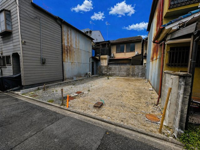 吉祥院春日町　建築条件無土地の前面道路含む現地写真