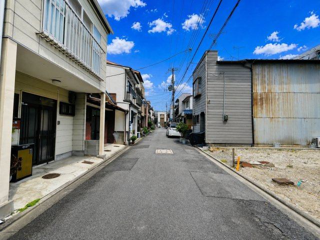 吉祥院春日町　建築条件無土地の前面道路含む現地写真