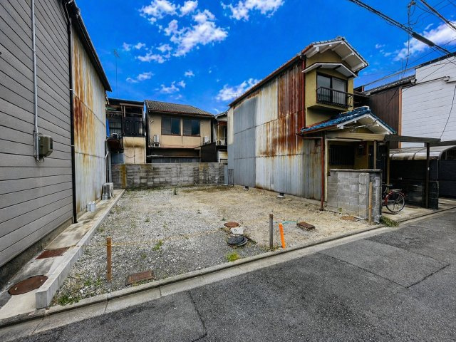 吉祥院春日町　建築条件無土地の前面道路含む現地写真