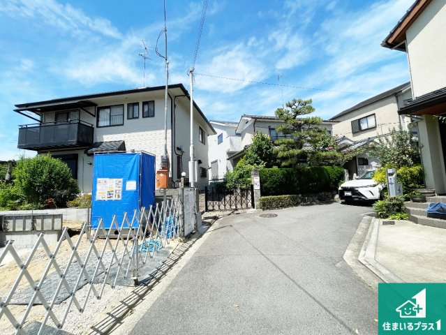 ★京都市右京区花園大藪町　第4期　新築一戸建ての前面道路含む現地写真|周辺は落ち着いた街並みの住宅地！子育てがしやすい住環境です！まだ未完成ですが、現地でしかわからない事もございます。是非一度ご覧ください。